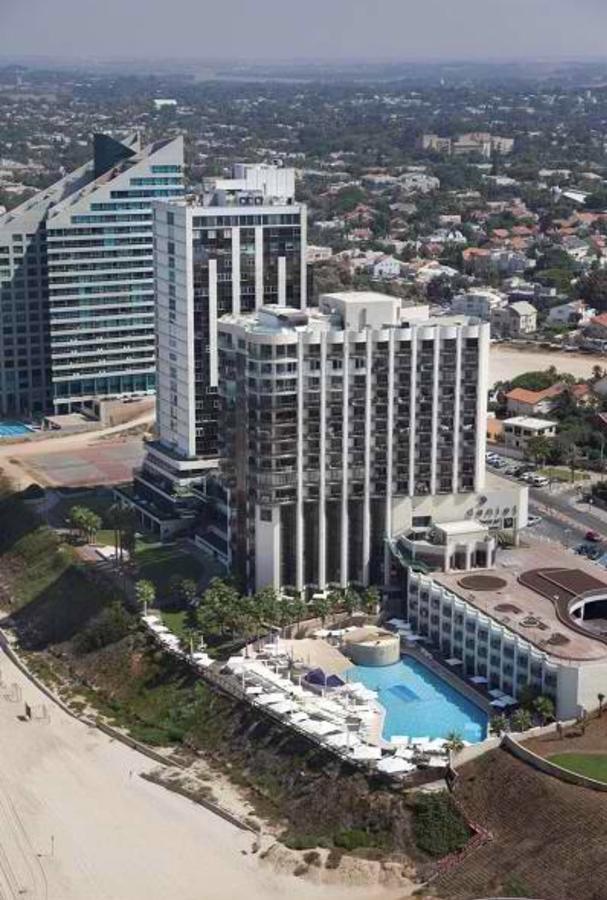 Beach Apartment- Breathtaking Views With Bomb Shelter Herzelia Екстериор снимка
