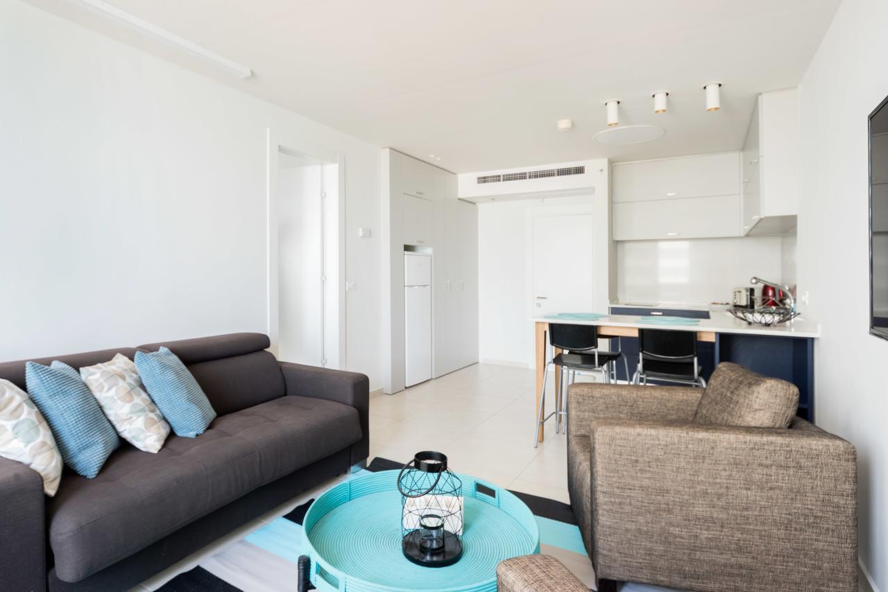 Beach Apartment- Breathtaking Views With Bomb Shelter Herzelia Екстериор снимка